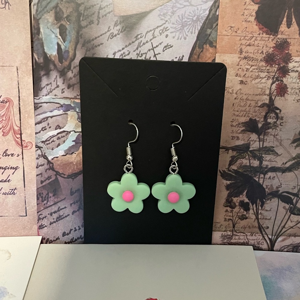 Mint Crazy Daisy Earrings